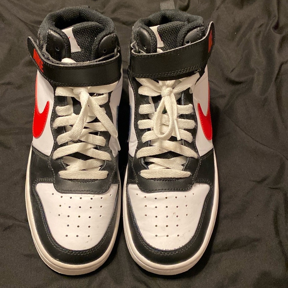 Hightop Nike shoes , size 6 , white, black,blue,red